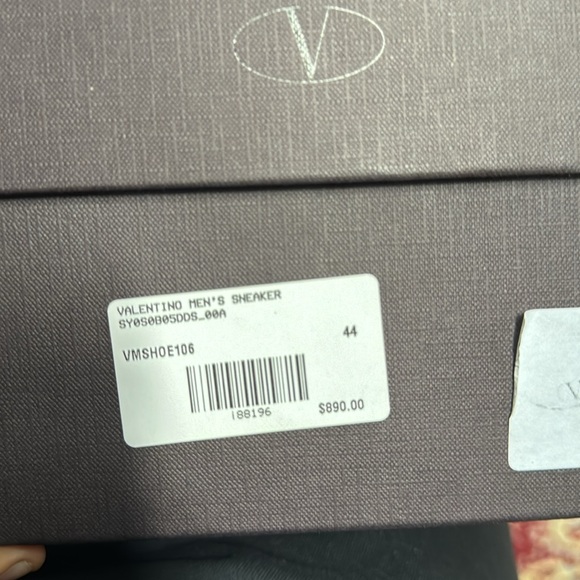 Men’s Valentino sneakers - Picture 9 of 9